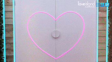 Girls Arriving GIF by Love Island Australia